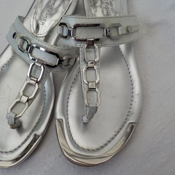 New Marc Fisher slide Sandals with Chain accent Silver White SZ 6 - Picture 1 of 15
